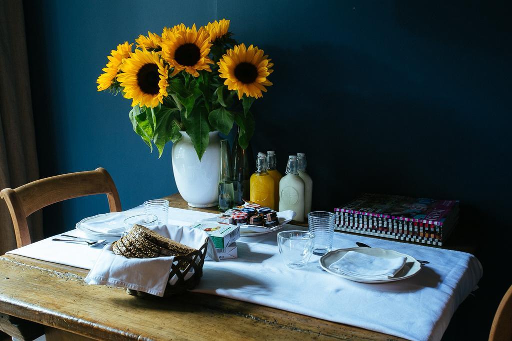 Van Gogh Cottage Нюэнен Номер фото